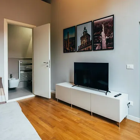 Indipendenza Center * Bologna